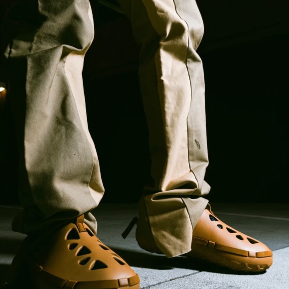 FCTRY Lab man mocks rubber shoes - Picture 4 of 8